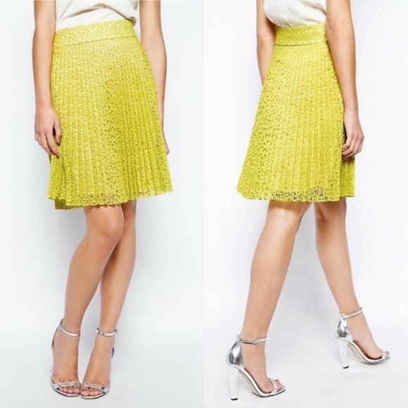 KAREN MILLEN NEON YELLOW KNIFE PLEATE LACE BANDED WAIST KNEE LENGTH SKIRT - Picture 1 of 10